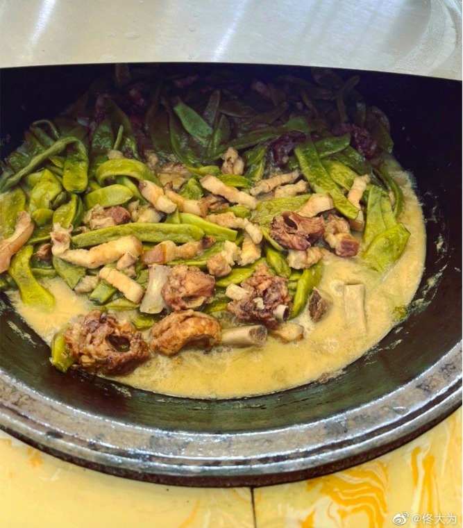 东北|佟大为晒东北特色菜,闻着臭吃着香,网友女演员的对手戏好尴尬