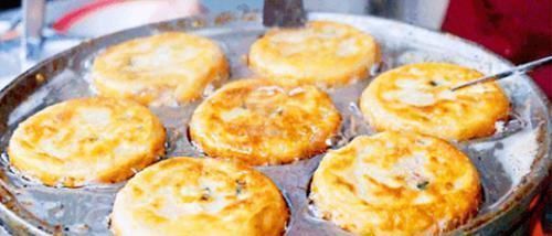 大妈|大妈门口卖“假汉堡”，家长看到不仅不阻止，反而鼓励孩子多吃