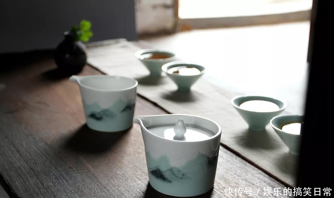 故都的秋$五首最美茶诗:茶香馥郁环绕,品茶亦如品人生