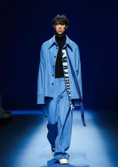 超模钱冠天为Beautyberry王钰涛2021秋冬大秀走秀