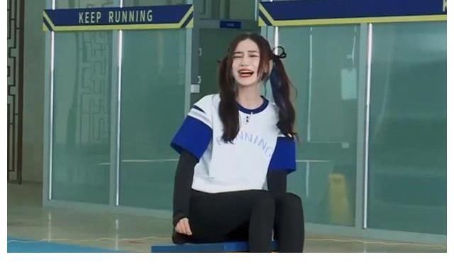 b同样是常驻女嘉宾,宋雨琦落水,baby找男生顶替,李晨看不下去了