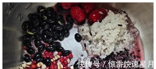 坚持喝了3个月这粥，白发少了，气色好了，闺蜜效仿也做给妈妈喝！