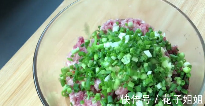 肉馅|调饺子馅,记住不要用料酒!巧用两招,去腥增香,还鲜嫩多汁!