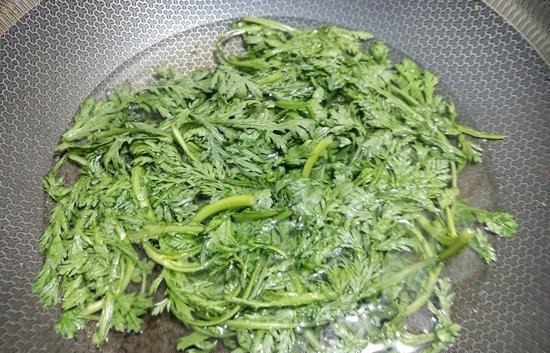 茼蒿菜|80岁的外公几乎天天吃这饼,脸色红润睡眠好,每天早上睡到自然醒