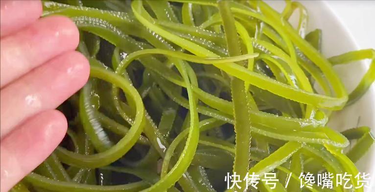 搅拌均匀|教你一个万能凉拌汁的做法，做出来跟饭店的一样香，拌啥菜都贼香