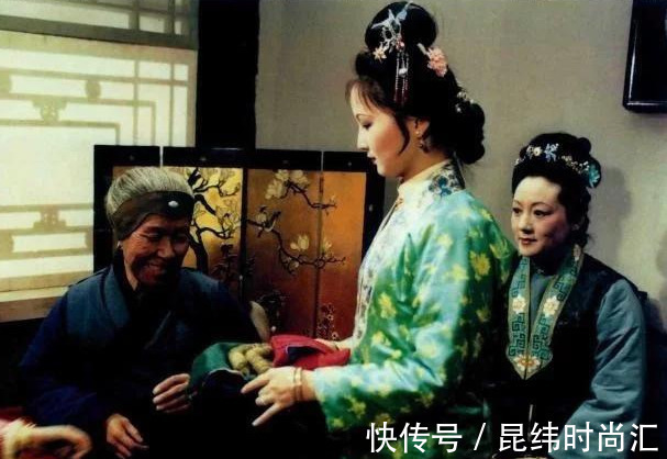 平儿!刘姥姥二进荣国府,究竟带回家多少财物?其中能给我们什么启发?