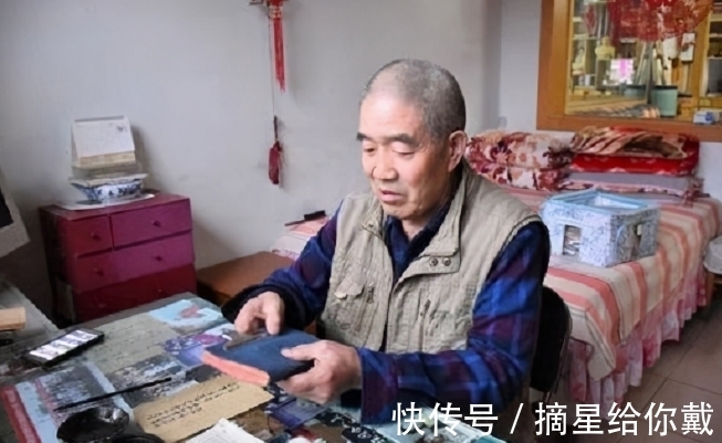 张喜|农民张喜才：苦练书法50年，用小楷手抄名著400万字，却被批无意义