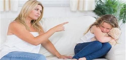 小周|“咱不写了”,6岁男孩凌晨还在写作业,得知原因宝爸怒撕作业本