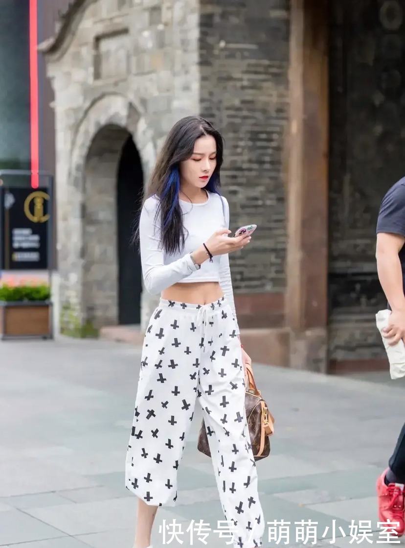 动感|动感街拍,时尚美女