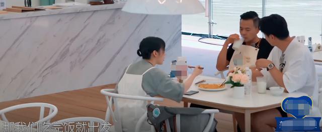 趙麗穎《中餐廳》暴露生活壞習(xí)慣,多次晚起床,房間邋遢衣物亂放