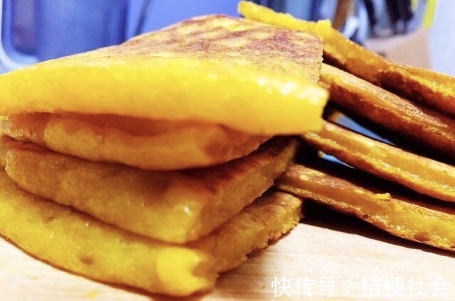 一碗面粉，2个鸡蛋，做孩子爱吃的早餐饼，比面包松软，比馒头香