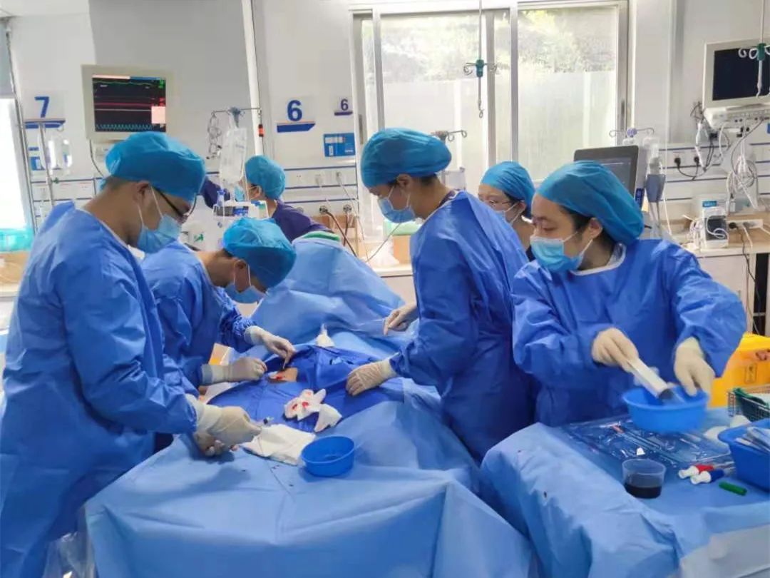 触电者|惊心!男子挪动风扇时,突然大叫一声倒地!