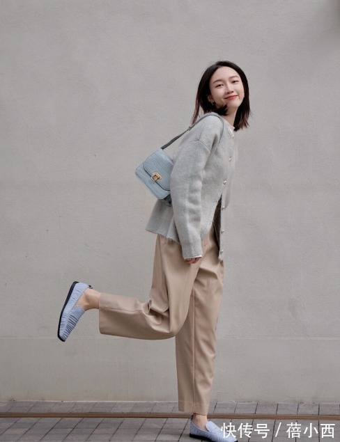 条纹衫 春天不一定穿衬衫才好看,穿针织衫搭配半身裙,裤子照样时髦高级