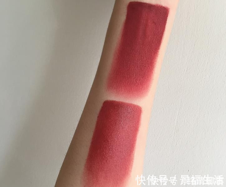 试色 有种炫富叫口红试色,手背、手臂都不算啥,直接换肤才叫厉害