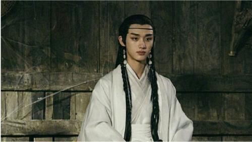 小何|肖战空降《演员请就位》总决赛,倾情演唱《用尽我的一切奔向你》