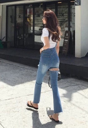 街拍衣着时尚靓丽的小姐姐,一定很有爱心吧