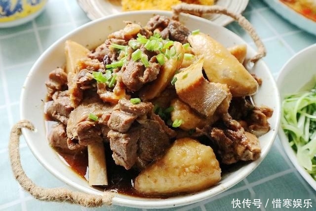 三人晚餐,鸡鸭鱼肉真丰盛,在家做太实惠了