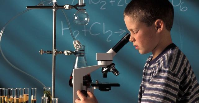 学习习惯|孩子将来是不是学霸,或许从小有征兆,有这4个特点就偷着乐吧