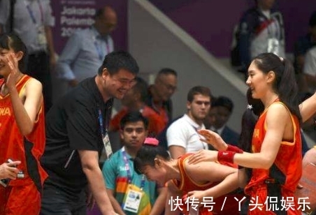 中国女篮|女篮李梦透露喜讯,姚明出手解决女篮难题,女篮姑娘们要回国了