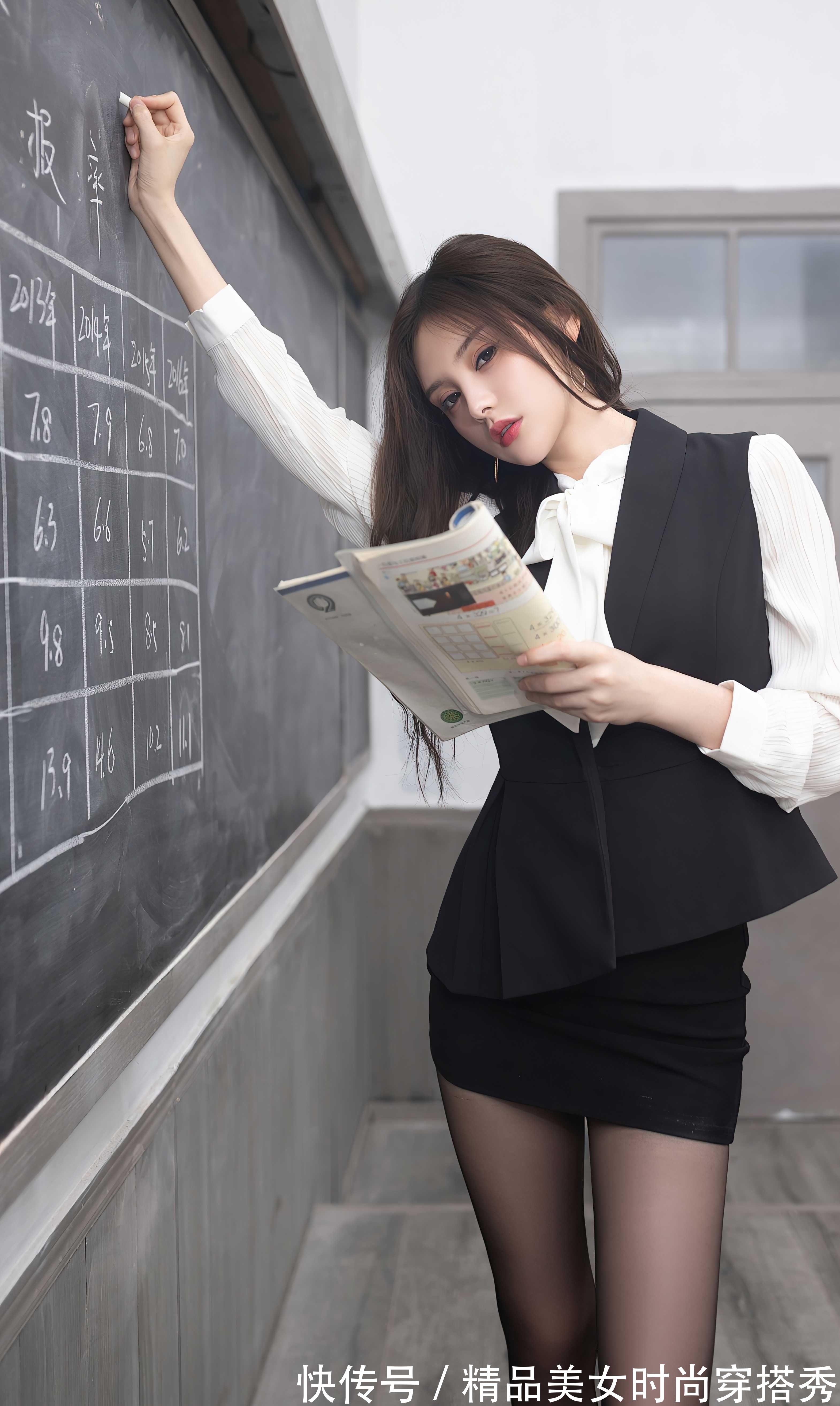 马甲 白色的衬衫外搭黑色的马甲黑白的搭配干练优雅,简约又耐看