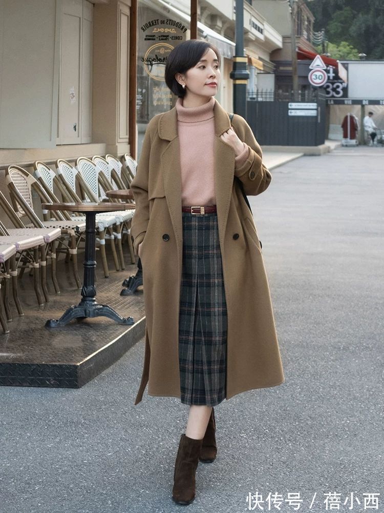 下装 穿大衣时,配这4款下装,既气质又高级,谁看了都夸赞你有品味