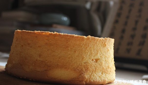 低脂的百香果戚风蛋糕,酸甜可口而又柔软,可按需求调整口味