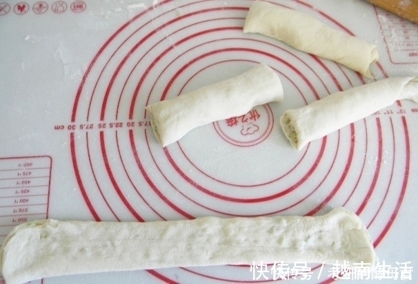 烙饼又干又硬是和面用错了水，牢记3点，饼柔软筋道，放凉不硬