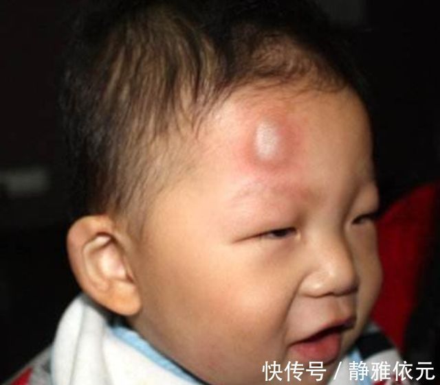 婆婆|1岁宝宝摔下床,妈妈的做法让婆婆直呼冷血,医生却说:做的对