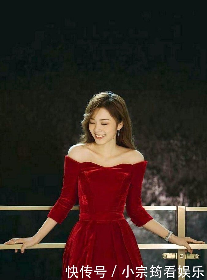 让本人|举手投足都透漏着高贵的气息,穿出轻熟的美