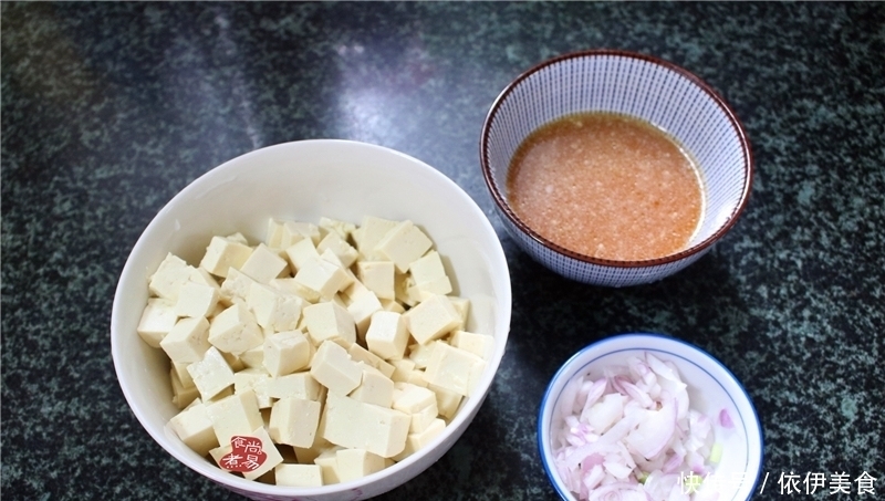  肉糜|天凉了，家人三天两头馋此菜，香辣嫩滑热乎乎，下饭又美味