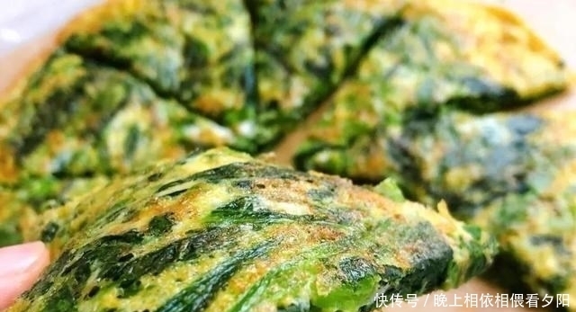 阳春三月,一把菠菜2颗蛋,半碗面粉做早餐,同时也是减脂晚餐