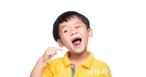 兄弟|双胞胎兄弟的一个细微改变,长大后判若两人,原因很多父母不知道