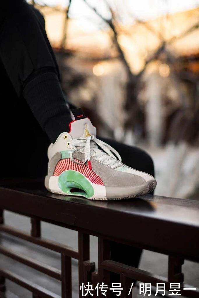 玉石 永远滴神!兵马俑 AJ 套装上脚太帅了!冠希刚晒出隐藏玩法!