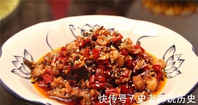 搅拌均匀|教你营养解馋的凉拌兔肉，美味下饭又简单易做，做一大盘也不够吃