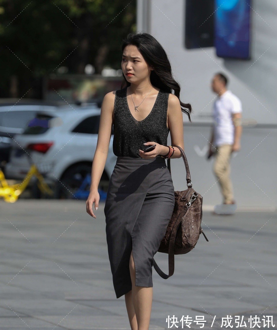 衬衫 米色和桃粉色的配色,丰富而又有层次,显得成熟稳重又优雅精致