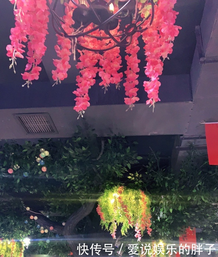 可以边听歌看电影的烧烤店