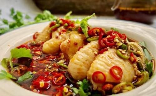 美食推荐：捞汁鸡翅，糖醋排骨，茶树菇炒牛肉，麻辣干锅鸭翅的做法