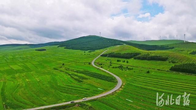 草原天路景美|河北张家口：草原天路景美如画