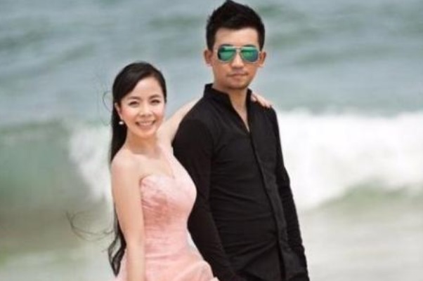 《星光大道》出来的王二妮,卫冕后又回到农村放牛,这真的值得吗