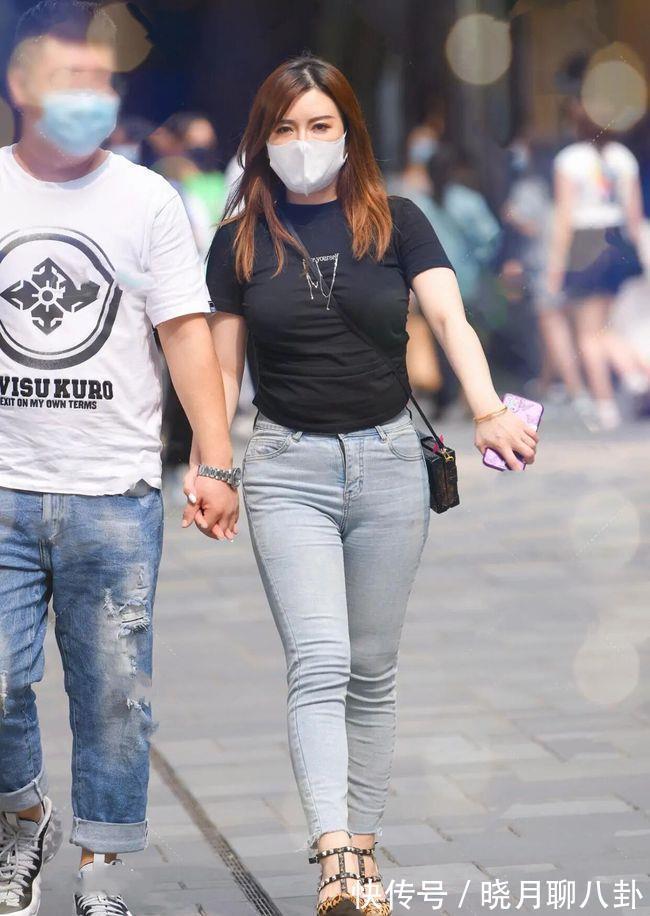 穿搭|“小肚子”让人很烦，好端端的裙子穿不出效果，放大缺点何苦呢？