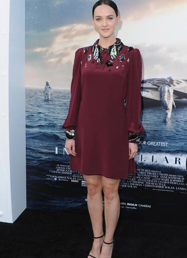 老龄|女人到了中年,要少穿这3种“老龄色”,妈妈们喜欢买其实很土气