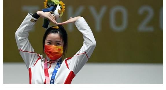 夺冠|杨倩夺冠后有多火？白敬亭送祝福 清华为她征婚 母亲买菜被围观