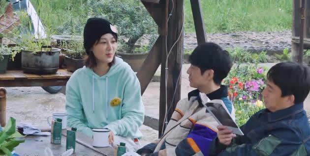 何炅 《向往的生活》成杨紫张艺兴专场,何炅黄磊成背景板,节目被吐槽