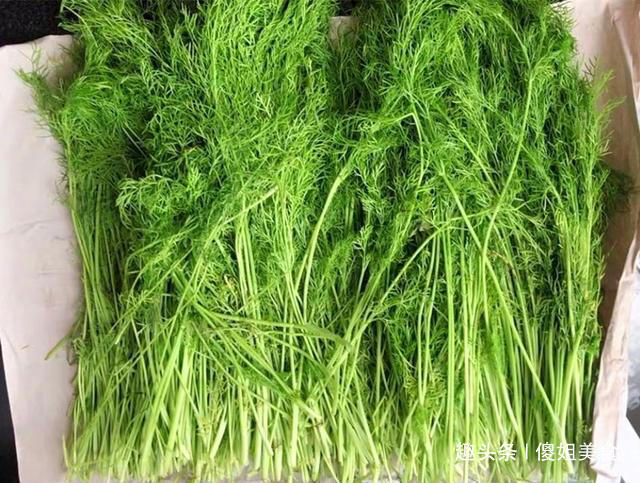 做素馅饺子时,别只会放鸡蛋,多加“1样”,比肉饺子还香