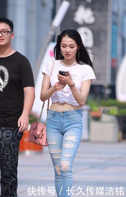 美丽|性感美女,穿着破烂的牛仔裤,美丽而迷人