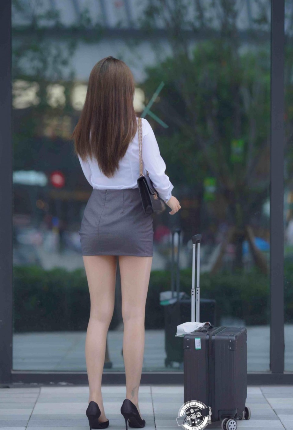 优雅|连衣裙最经典百搭,到哪都能美成焦点,优雅浪漫
