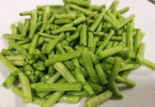 芸豆角|豆角炒肉，豆角有人焯水有人直接炒大厨都不对，难怪不好吃