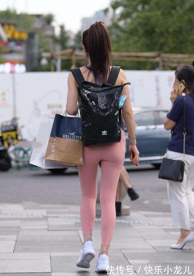 身材 高挑身材的打底裤美女,看上去年轻有活力,优雅浪漫