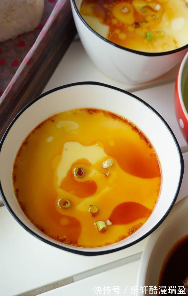 中老年人|早餐时间,女儿看到我做好的酱汁煎蛋,乖乖,两眼都放光了