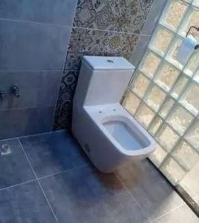 小户型|头一次见用玻璃砖砌隔断，没想到这么好看，师傅说小户型用这最好